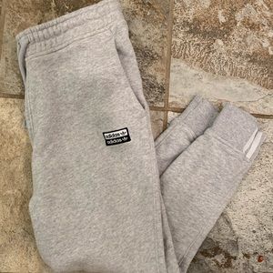 Adidas low jogger sweats ❤️